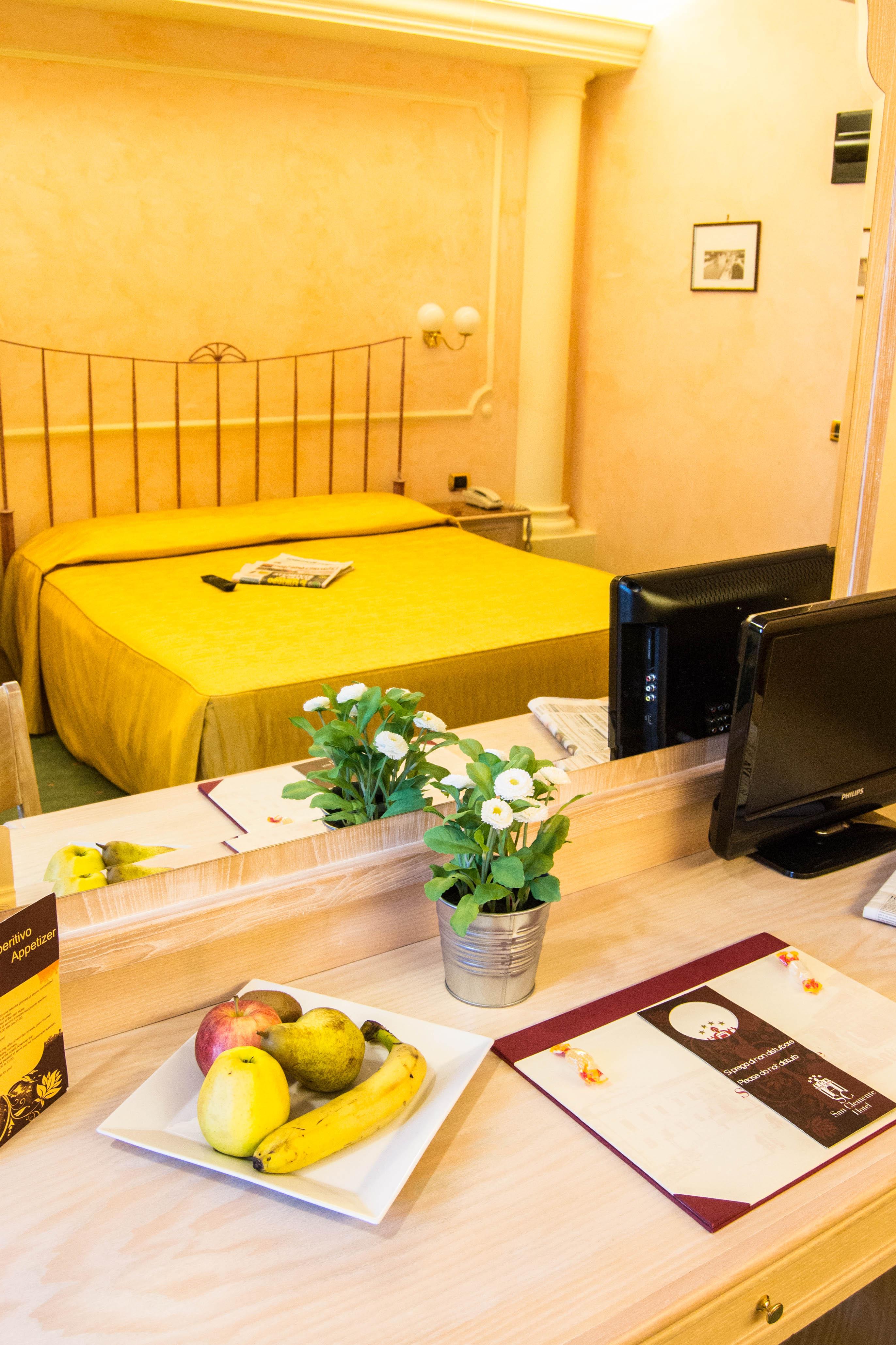 โรงแรมแซน เครีย์เมนเตร ซานตาคันเจโล ดิ โรมาญญา ภายนอก รูปภาพ
